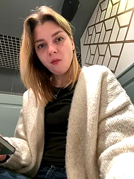 Snapshot of ValenciaShock chatting on November 16, 2025, 6:41 am ValenciaShock online show from November 16, 2025, 6:41 am