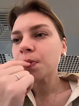 Snapshot of ValenciaShock chatting on November 19, 2025, 6:46 am ValenciaShock online show from November 19, 2025, 6:46 am