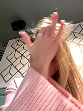 Snapshot of ValenciaShock chatting on November 20, 2025, 6:35 am ValenciaShock online show from November 20, 2025, 6:35 am