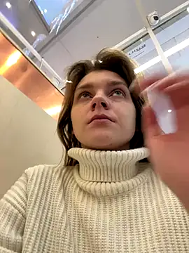 ValenciaShock online show from December 23, 2025, 7:06 am