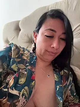 Karina Yang online show from July 8, 2026, 7:18 pm