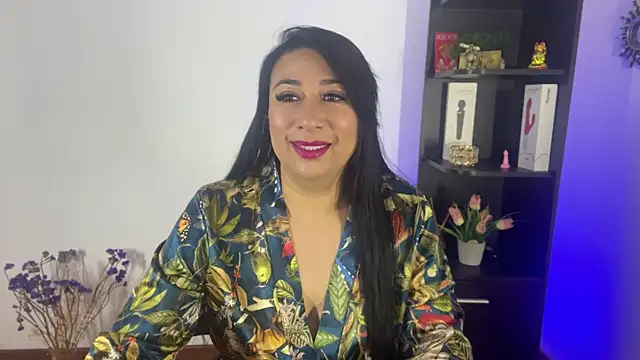 Karina Yang online show from July 25, 2026, 12:47 pm
