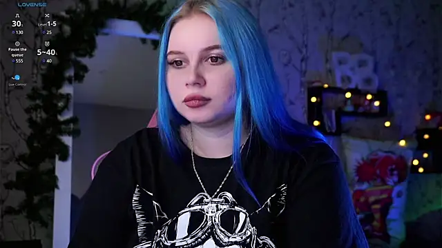 Snapshot of Moon_Valkyrie chatting on January 22, 2025, 1:00 pm Moon Valkyrie online show from January 22, 2025, 1:00 pm