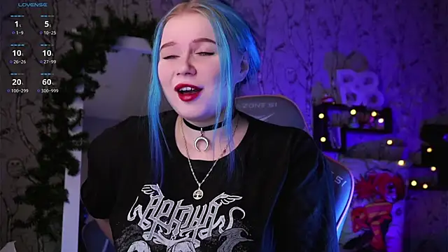 Snapshot of Moon_Valkyrie chatting on January 28, 2025, 1:18 am Moon Valkyrie online show from January 28, 2025, 1:18 am