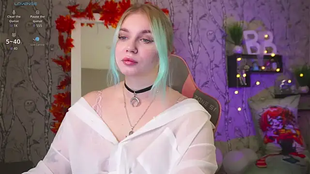 Snapshot of Moon_Valkyrie chatting on September 23, 2025, 8:17 am Moon Valkyrie online show from September 23, 2025, 8:17 am