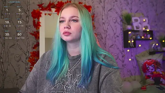 Snapshot of Moon_Valkyrie chatting on September 24, 2025, 7:33 am Moon Valkyrie online show from September 24, 2025, 7:33 am