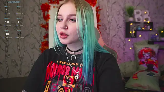 Snapshot of Moon_Valkyrie chatting on September 30, 2025, 8:19 am Moon Valkyrie online show from September 30, 2025, 8:19 am