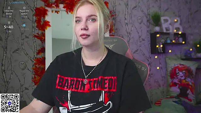 Snapshot of Moon_Valkyrie chatting on October 21, 2025, 7:53 am Moon Valkyrie online show from October 21, 2025, 7:53 am