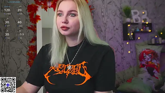 Snapshot of Moon_Valkyrie chatting on November 11, 2025, 8:47 am Moon Valkyrie online show from November 11, 2025, 8:47 am