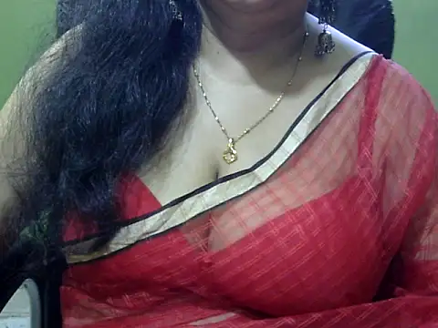 Snapshot of Mona_love143 chatting on November 3, 2025, 9:10 am Mona love143 online show from November 3, 2025, 9:10 am