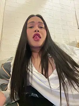 Ashely Lewis online show from May 8, 2026, 1:38 pm