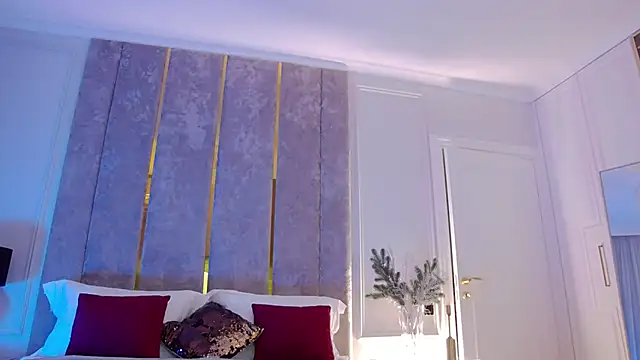 MilaDYstarlight online show from January 7, 2025, 10:08 pm