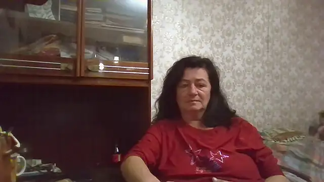 GypsiQueen2 online show from November 8, 2025, 5:01 pm