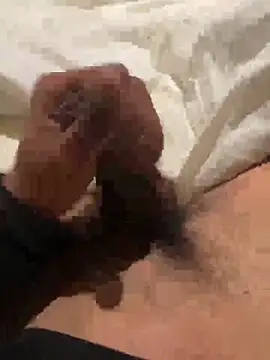 Snapshot of juniiorre chatting on March 9, 2026, 12:20 pm juniiorre online show from March 9, 2026, 12:20 pm