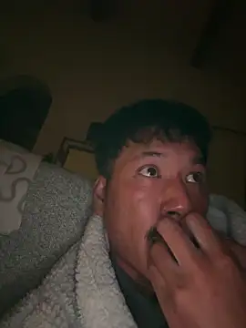 Snapshot of juniiorre chatting on April 8, 2026, 7:03 pm juniiorre online show from April 8, 2026, 7:03 pm