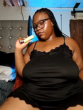 Snapshot of Aaaliyah445 chatting on February 2, 2026, 8:07 pm Aaaliyah445 online show from February 2, 2026, 8:07 pm