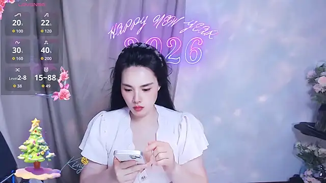 Snapshot of SHY-_-girl chatting on April 11, 2026, 7:45 am SHY- -girl online show from April 11, 2026, 7:45 am