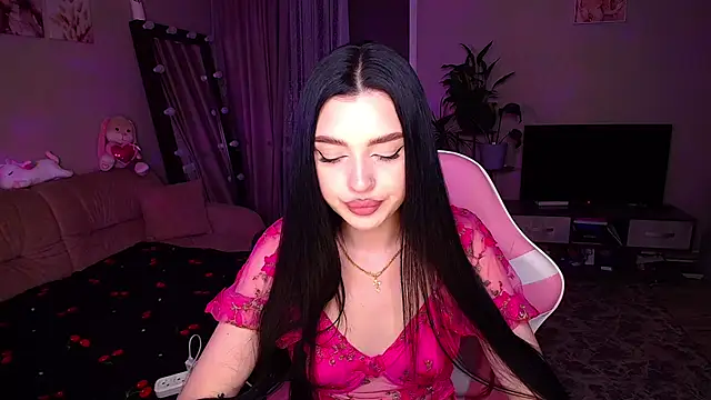   Malika   online show from November 13, 2025, 3:55 pm