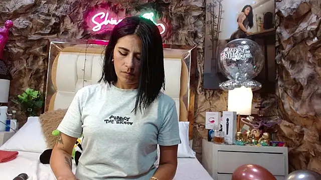 Snapshot of sharoon_cheerry chatting on December 13, 2024, 5:32 pm sharoon cheerry online show from December 13, 2024, 5:32 pm