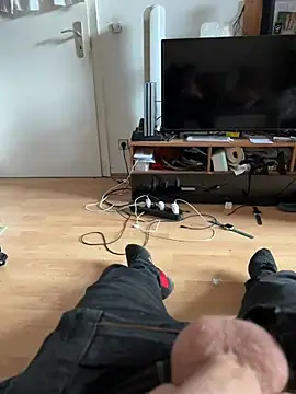 Snapshot of David19932908 chatting on January 13, 2025, 2:32 pm David19932908 online show from January 13, 2025, 2:32 pm