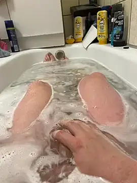 Snapshot of David19932908 chatting on March 12, 2025, 6:00 pm David19932908 online show from March 12, 2025, 6:00 pm