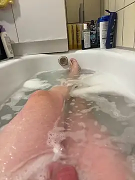 Snapshot of David19932908 chatting on October 14, 2025, 2:18 pm David19932908 online show from October 14, 2025, 2:18 pm