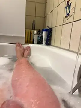 Snapshot of David19932908 chatting on October 15, 2025, 4:29 pm David19932908 online show from October 15, 2025, 4:29 pm