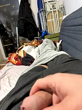 Snapshot of David19932908 chatting on November 17, 2025, 9:20 pm David19932908 online show from November 17, 2025, 9:20 pm