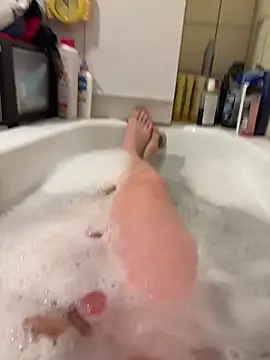 Snapshot of David19932908 chatting on November 18, 2025, 7:18 pm David19932908 online show from November 18, 2025, 7:18 pm