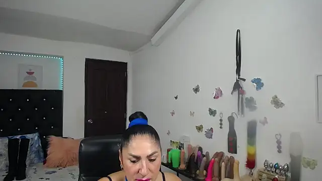 mature bigboobs10 online show from April 26, 2026, 4:32 am