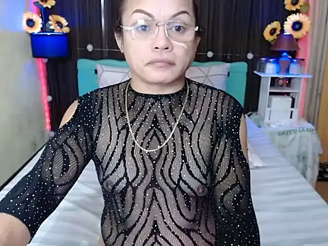 UrAsianPrincessDanie online show from February 17, 2026, 7:20 pm