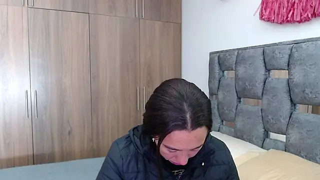 sara hott 1 online show from March 10, 2025, 12:26 pm