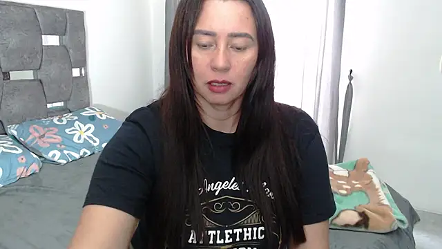 sara hott 1 online show from May 15, 2026, 7:43 pm