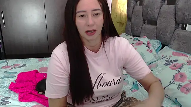sara hott 1 online show from July 8, 2026, 3:27 pm