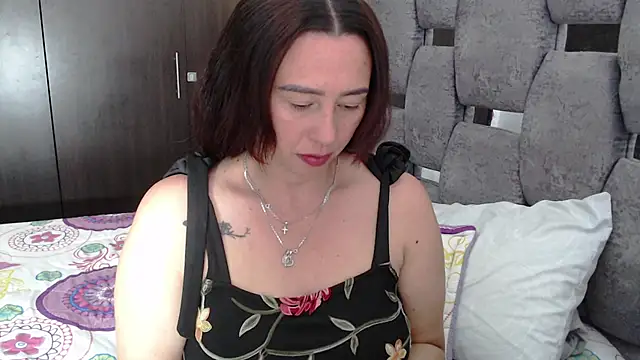 sara hott 1 online show from July 24, 2026, 8:18 pm