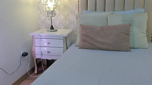 Pia Johnson  online show from February 20, 2026, 11:22 am