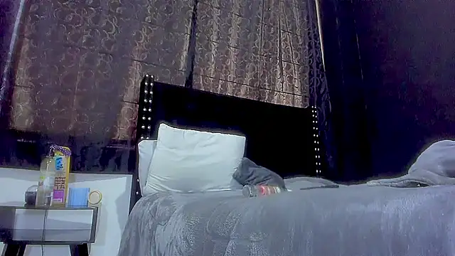 amareto queen online show from September 15, 2025, 6:30 pm