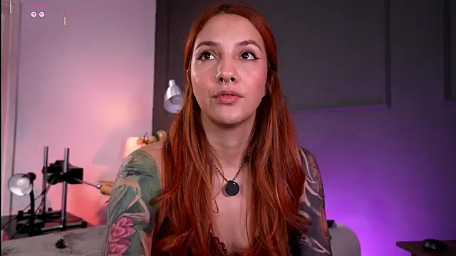 RedJasmine  online show from April 28, 2026, 10:26 pm