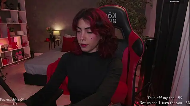 Snapshot of kitty_pruu chatting on June 10, 2026, 9:35 pm kitty pruu online show from June 10, 2026, 9:35 pm