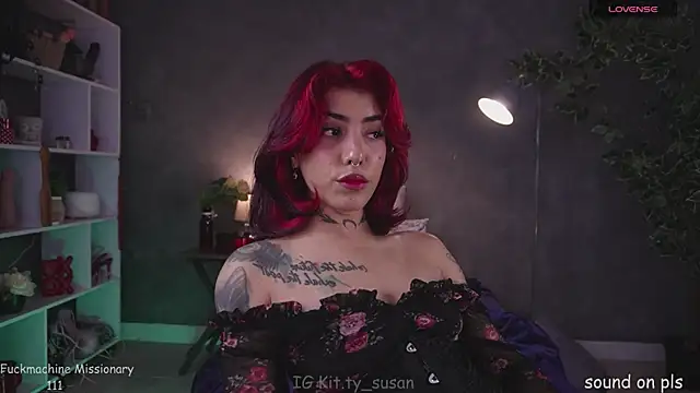 Snapshot of kitty_pruu chatting on June 24, 2026, 11:37 pm kitty pruu online show from June 24, 2026, 11:37 pm