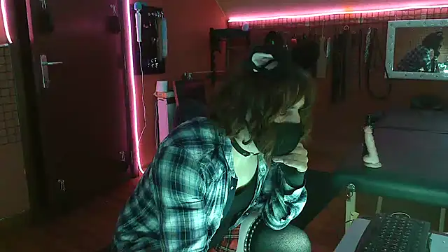 Ginny-the-bdsm-nympho online show from February 24, 2025, 5:42 pm