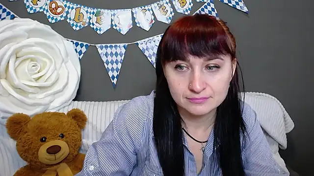 NinaFlawlees online show from October 6, 2025, 12:02 pm