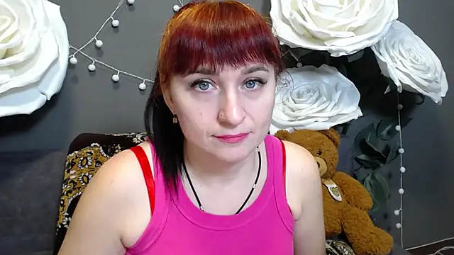 NinaFlawlees online show from November 11, 2025, 1:11 pm