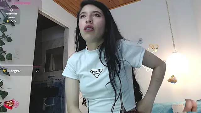 adriscute online show from February 21, 2025, 11:32 pm