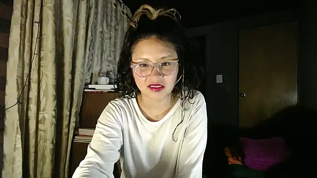 Hathorlove online show from November 27, 2025, 2:57 am