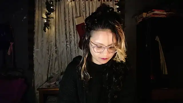 Hathorlove online show from January 7, 2026, 3:20 am