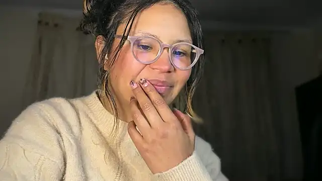 Hathorlove online show from June 26, 2026, 2:27 am