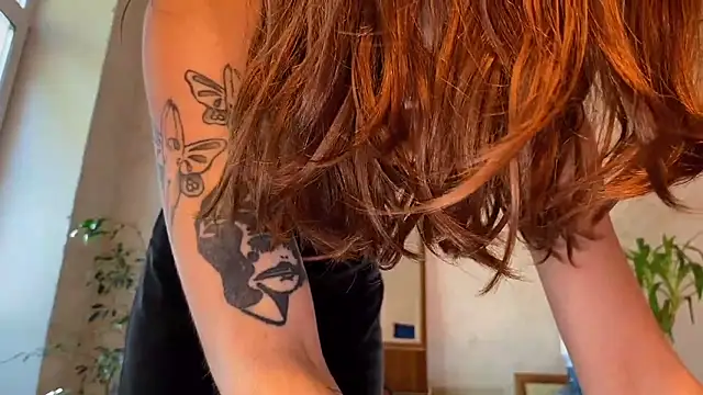 Snapshot of elfess chatting on September 29, 2025, 9:14 am elfess online show from September 29, 2025, 9:14 am