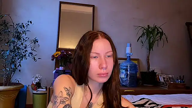 Snapshot of elfess chatting on October 21, 2025, 5:30 am elfess online show from October 21, 2025, 5:30 am