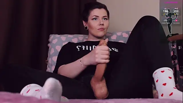 Snapshot of Luna_Blake chatting on January 9, 2025, 7:18 pm Luna Blake online show from January 9, 2025, 7:18 pm